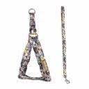 Imagen que muestra el producto Arnes  Con Estampado Para Mascotas. Arnés con estampado, cuenta con hebillas ajustables, broche de seguridad y anillos tipo D para fijar la correa. Material: Poliéster, metal Estampado: Rosa militar, azul militar, perritos, paw patrol Disponible: Razas pequeñas y medianas.