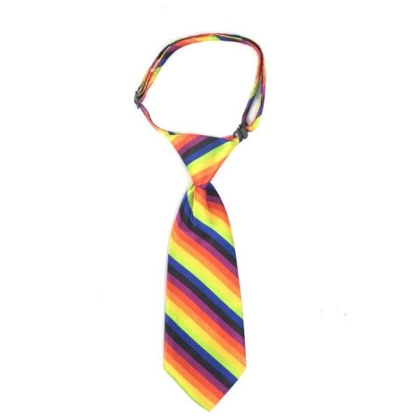 Imagen que muestra el producto Corbata Estampada Para Mascotas. Corbata estampada para mascotas con broche de seguridad. Material: Poliéster Color/estampado: Azul, negro puntos, rojo puntos, rojo huellas, blanco perritos, bandera LGBTIQ. Disponible: Razas grandes