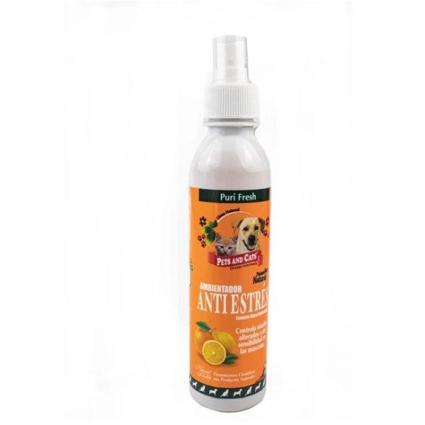 Imagen que muestra el producto Antiestres Purifresh Naranja Fco 240 Ml. Antiestres Purifresh Natural Freshly controla estados alterados o de sensibilidad. Equilibra las energías físicas y mentales, mejorando las vibraciones emocionales y corporales. Ingredientes: Asociación de esencias florales.  Presentación: Frasco x 240 ml Disponible: Para perros y gatos de todas las razas y edades.