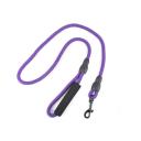 Imagen secundaria del producto Correa Con Tejido Reflectivo Para Mascotas. Correa con tejido reflectivo, mango cómodo y gancho para fijar al arnés o collar. Material: Poliéster, metal  Color: Rojo, azul, rosado, negro, verde                                                                                           Disponible: Razas pequeñas. Medidas: Largo 1,10cm * Ancho1,5cm