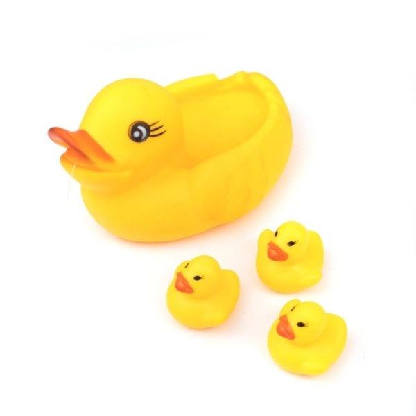 Imagen que muestra el producto Juguete Pato Para Mascotas. Patos chillones para mascotas. Material: Plástico Color: Disponible en la foto Disponible: Razas pequeñas y medianas.