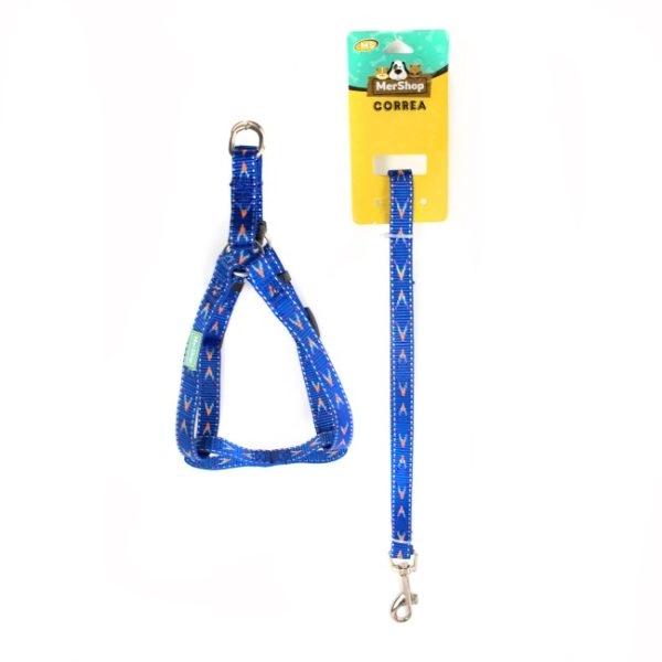 Imagen que muestra el producto Arnés Con Correa Plana  Para Mascotas Talla M. Arnés con correa, cuenta con tejido reflectivo, hebillas ajustables, broche de seguridad y anillos tipo D para fijar la correa. Material: Poliéster, metal                                                                                                                                Color: Negro, rosado, azul, rojo     Disponible: Razas pequeñas Medidas: TALLA M CUELLO  40-53 CM TORSO MIN-MAX 56-58 PESO MAXIMO – APROX 11-23 KG, TRAILLA 1,20 CM
