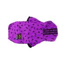 Imagen secundaria del producto Chaqueta Impermeable Con Capota. Chaqueta impermeable con capota, cuenta con velcro ajustable. Material: Poliéster Color: Rojo, gris, morado, beige Disponible: Razas pequeñas y medianas.