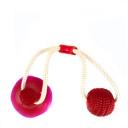 Imagen que muestra el producto Juguete Mordaza  Para Mascotas. Juguete mordaza, cuenta con pelota y una ventosa para adherir a superficies planas. Material: Poliéster, caucho Color: Azul, verde, rojo Disponible: Razas medianas y grandes.