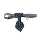 Imagen secundaria del producto Corbata De Mascotas. Corbata estampada con cascabel, cuenta con hebilla ajustable y broche de seguridad. Material: Poliéster Color/estampado: Rosado puntos, rojo puntos, azul oscuro, lila sushi, azul con amarillo, blanco rosas, negro cuadros, multicolor rayas, verde aguamarina, Negro cebra, azul cuadros. Disponible: Razas pequeñas