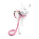 Imagen secundaria del producto Arnés Tipo H Muñeco De Felpa. Arnés para mascotas tipo H, cuenta con muñeco de felpa al costado, hebillas para ajustar el tamaño y broche de seguridad. Trae correa. Material: Poliéster, metal                                                                                                                 Color: Beige, azul, café, rosado, gris                                                                                                               Disponible: Razas pequeñas. Medidas: TALLA XS: CUELLO 23-33 CM TORSO  MIN-MAX 30-45 CM PESO MAXIMO – APROX 2-5 KG, TRAILLA 1,20 CM TALLA S: CUELLO 30-41 CM TORSO MIN-MAX 41-53 CM PESO MAXIMO – APROX 5-11 KG, TRAILLA 1,20 CM