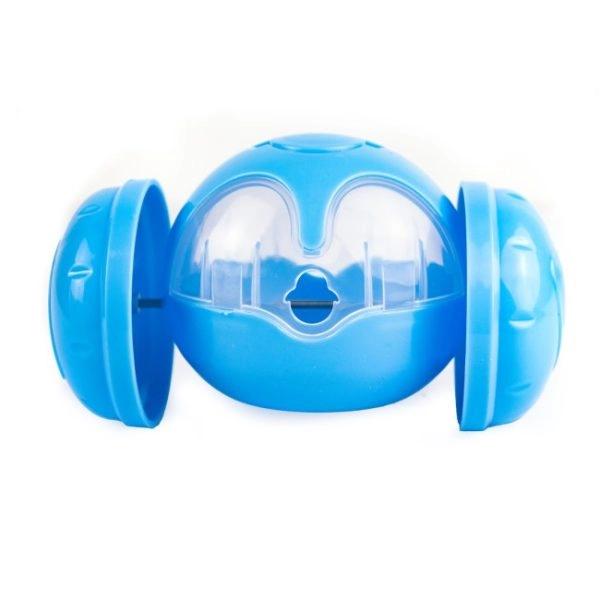 Imagen que muestra el producto Juguete De Premios Con Ruedas. Juguete interactivo para mascotas, cuenta con tapa superior por donde podrá introducir premios y durante el balanceo la comida ira cayendo. Material: Plástico Color: Azul, rosado Disponible: Razas pequeñas y medianas