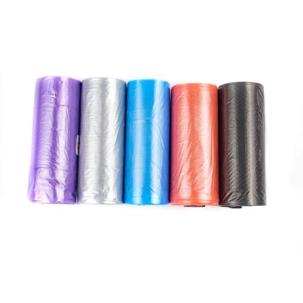 Imagen que muestra el producto Bolsas Higiénicas Biodegradables X 5 Para Mascotas. Bolsas higiénicas biodegradables x 5 UND. Cada rollo cuenta con 12-13 bolsas. Material: Biodegradable Color: verde Disponible: Razas pequeñas, medianas y grandes