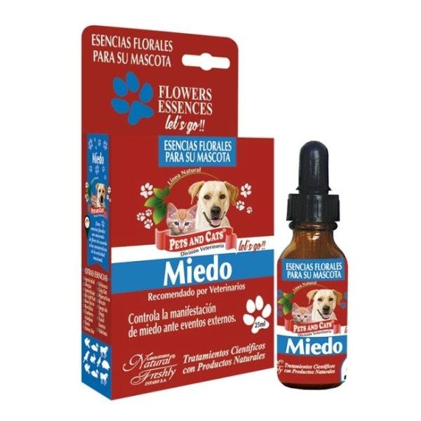 Imagen que muestra el producto Esencia Miedo Lets Go Natural Freshly 25 Ml. Esencia miedo lets go Natural Freshly controla la manifestación de miedo ante estimulos externos que pueden estresar a las mascotas. Ingredientes:  Presentación: Frasco x 25 ml con gotero Disponible: Para perros y gatos de todas las razas y edades.