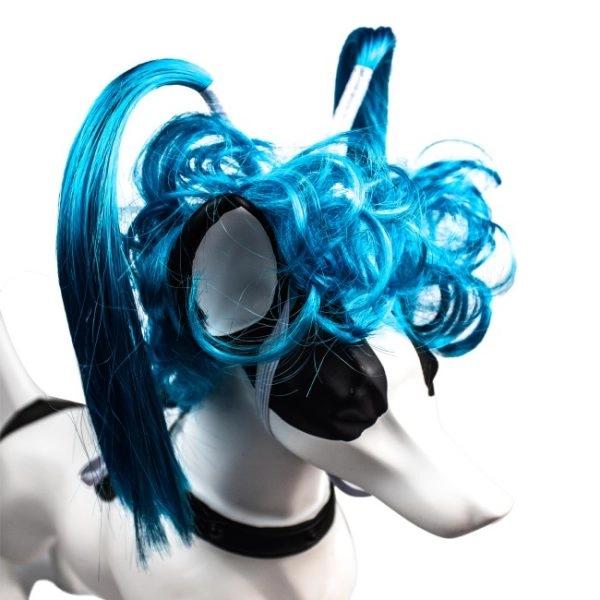 Imagen que muestra el producto Cabello Falso Anime Para Mascotas. Peluca para mascotas coletas. Material: Cabello sintético                                                                                                                                                                                                          Color:  Disponible en la foto                                                                                                                                                                                                             Disponible: Razas pequeñas