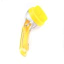 Imagen secundaria del producto Cepillo Para Baño De Mascotas. Cepillo de baño para mascotas, cuenta con tapa y un compartimento para agregar el shampoo. Material: Plástico, silicona Color: Verde, amarillo. Disponible: Razas pequeñas, medianas y grandes.