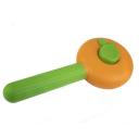 Imagen secundaria del producto Cepillo Quita Pelos Para Mascotas. Cepillo para mascotas con botón para expulsar el pelo. Material: Plástico Color: Verde, beige, verde con naranja DIsponible: Razas de pelaje largo.