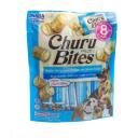 Imagen que muestra el producto Churu Bites For Dog Chicken Recipe Wraps Chicken With Cheese Recipe. Suplemento alimenticio en trocitos cubiertos de una pasta de pollo suave y rellenos de churu de Inaba. Ingredientes: Pollo, agua, atún, almidón de Tapioca, clara de huevo, queso, sabor natural pollo. Presentación: 8 UND X 12GR Disponible: Para perros de todas las razas y tamaños.