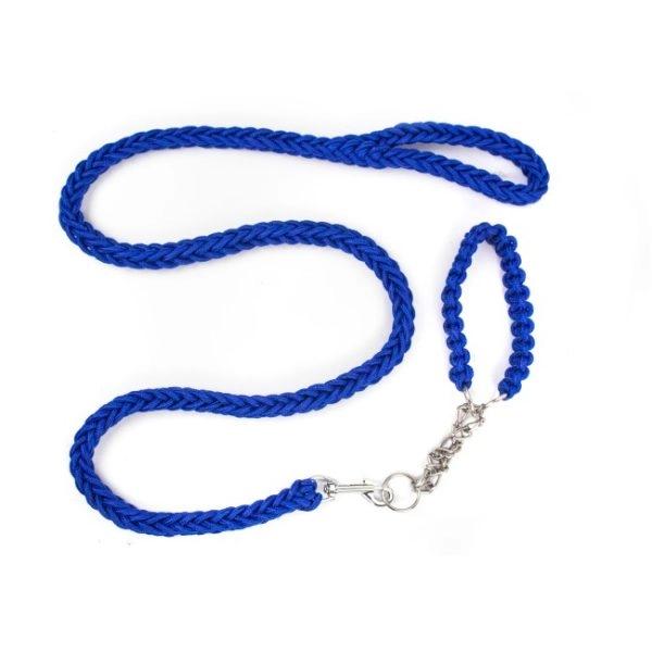 Imagen que muestra el producto Collar De Ahogo Trenzado Para Mascotas. Collar con correa, cuenta con diseño tejido, cadena ajustable en el cuello y gancho para fijar al colllar. Material: Poliéster, metal                                                                                                    Color: Azul, rojo, negro, rojo con negro, rojo con azul, azul con negro                                                                        Disponible: Razas pequeñas y medianas Medidas: Trailla 1,30 cm* Ancho 2,5 cm Collar Largo 35cm* Ancho 2,5cm