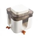 Imagen secundaria del producto Comedero Interactivo Para Mascotas. Comedero multifuncional, cuenta con cuatro aberturas por las que saldrá el alimento oprimiendo el botón del medio. Reduce la ansiedad y mejora la inteligencia de las mascotas. Material: Plástico Color: Blanco, azul, rosado, verde Disponible: Razas pequeñas, medianas y grandes.