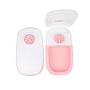 Imagen que muestra el producto Comedero Con Temporizador Para Mascotas. Comedero con temporizador, cuenta con dos recipientes fácil de limpiar y gomas antideslizantes. Programación de comida entre 0-48 horas cuando esté fuera de casa o para mantener un horario regular y controlar las porciones de comida. Diseño para mantener la comida fresca y protegido. Requiere pila AA. Material: Plástico Color: Gris, rosado Disponible: Razas pequeñas y medianas