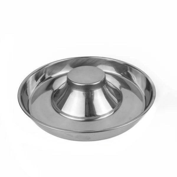 Imagen que muestra el producto Comedero Para Mascotas. Comedero para mascotas de alimentación lenta, cuenta con centro elevado que asegura que el cachorro no entre ni se pueda sentar en el cuenco. Perfecto para adaptarse a varias mascotas. Material: Acero inóxidable Color: Plateado Disponible: Razas pequeñas, medianas.