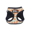 Imagen secundaria del producto Pechera Mascotas Mershop. Pechera estampada para mascotas, cuenta con tejido reflectivo, velcro ajustable, broche de seguridad y anillos tipo D para fijar la correa. Material: Poliéster Color/Estampado: Rosado, negro, azul, verde. Disponible: Razas pequeñas.