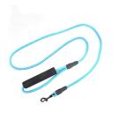 Imagen secundaria del producto Correa Redonda  Reflectivo Para  Mascotas. Correa con tejido reflectivo, mango cómodo y gancho para fijar al arnés o collar. Material: Poliéster, metal    Color: Rojo, azul, rosado, negro     Disponible: Razas pequeñas. Medidas: Largo 1,20cm * Ancho 0,5cm