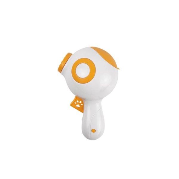 Imagen que muestra el producto Juguete Lanza Snacks Para Mascotas. Juguete lanza snacks con función de laser, cuenta con compartimento en la parte superior para agregar croquetas y botón inferior para accionar el laser. Utilice 3 pilas de botón “LR44”. Material: Plástico Color: Blanco con amarillo, verde con morado, rosa. Disponible: Razas pequeñas, medianas y grandes.