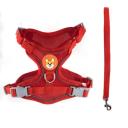 Imagen que muestra el producto Pechera Malla Transpirable Para Mascotas. Pechera anti-tirones cuenta con hebillas ajustables, broche de seguridad y correa. Material: Poliéster, metal Color: Naranja, rojo, azul, rosado Disponible: Razas pequeñas, medianas