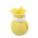 Imagen que muestra el producto Cubrepies  Para Mascotas. Cubre pies para mascotas, cuenta con velcro ajustable. Ideal a la hora del baño para evitar rasguños Material: Silicona                                                            Color: Verde, rosado, amarillo                                                                   Disponible: Razas pequeñas.