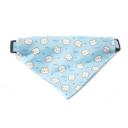 Imagen que muestra el producto Pañoleta Estampada Minimal  Para Mascotas. Pañoleta estampada para mascotas, cuenta con broche de seguridad, hebilla ajustable y anillo tipo D para fijar la correa. Material: Poliéster Color: Azul, rosado Disponible: Razas pequeñas y medianas