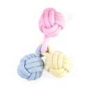 Imagen que muestra el producto Juguete Cuerda Tres Pelotas Para Mascotas. Juguete de tela, cuenta con tres pelotas de cuerda. Material: Poliéster                                                                                                                        Color: Disponible en foto                                                                                        Disponible: Razas medianas