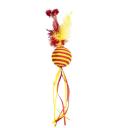 Imagen que muestra el producto Juguete Pelota Con Plumaspara Mascotas. Juguete pelota con plumas. Material: Poliéster, plumas Color: Rojo, azul, naranja, morado, verde Disponible: Razas pequeñas