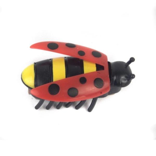 Imagen que muestra el producto Juguete De Pilas Mariquita Para Mascotas. Juguete interactivo para mascotas, cuenta con pilas. Material: Plástico                                                                                                                                                                                                             Color: Disponible en la foto.                                                                                                                                                                                                                 Disponible: Razas pequeñas.