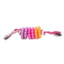 Imagen que muestra el producto Juguete Tela Engranaje Para Mascotas. Juguete cuerda con piezas tipo engranaje. Material: Poliéster, plástico                                                                                                                                                                                                                                                                                                     Color: Disponible en la foto                                                                                                                                                                                                                                                                Disponible: Razas pequeñas y medianas.