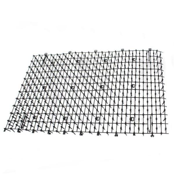 Imagen que muestra el producto Malla De Proteccion De Gato. Malla de picos antigatos. Proporciona una solución efectiva para mantener a su mascota alejada de áreas no deseadas. Material: Plástico Color: Negro Disponible: Razas pequeñas.