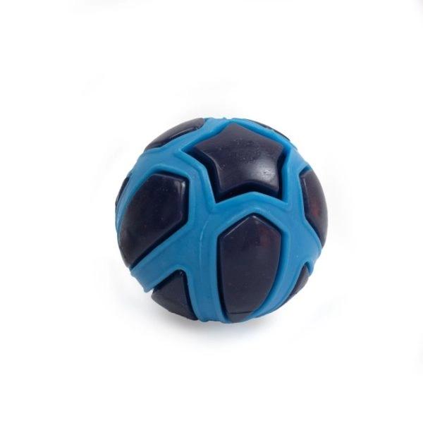 Imagen que muestra el producto Pelota Sonido Interno Para Mascotas. Juguete pelota con sonido interno. Material: Plástico                                                                                                                            Color: Azul, naranja                                                                                                                                     Disponible: Razas pequeñas y medianas.