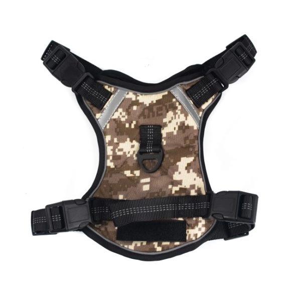 Imagen que muestra el producto Pechera Cuatro Broches Para Mascotas. Pechera anti-tirones cuenta con tejido reflectivo, hebillas ajustables y broches de seguridad. “Material: Poliéster Color: Rosado, negro, café militar, azul militar Disponible: Razas pequeñas y medianas.”