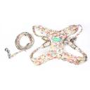 Imagen secundaria del producto Pechera Estampado De Flores Para Mascotas. Pechera con estampado de flores, hebillas ajustables, broche de seguridad en la parte superior y anillos tipo D de metal para fijar la correa. Material: Poliéster, metal Color: Negro, rosado, verde, rojo Disponible: Razas pequeñas y medianas Medidas: TALLA XS: CUELLO 23-33 CM TORSO  MIN-MAX 30-45 CM PESO MAXIMO – APROX 2-5 KG, TRAILLA 1,20 CM  TALLA S: CUELLO 30-41 CM TORSO MIN-MAX 41-53 CM PESO MAXIMO – APROX 5-11 KG, TRAILLA 1,20 CM TALLA M: CUELLO  40-53 CM TORSO MIN-MAX 56-58 PESO MAXIMO – APROX 11-23 KG, TRAILLA 1,20 CM TALLA L: CUELLO 46-66 CM TORSO MIN-MAX 61-76 CM PESO MAXIMO APROX 23-36 KG, TRAILLA 1,20 CM TALLA XL: CUELLO 70-81 CM TORSO  MIN-MAX 70-82 CM PESO MAXIMO – APROX 36-50 KG, TRAILLA 1,20 CM