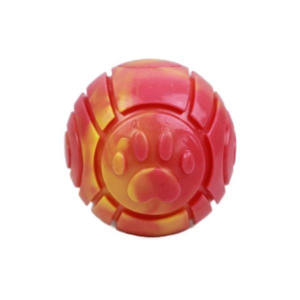 Imagen que muestra el producto Pelota Huella Chillona Para Mascotas. Juguete pelota chillona. Material: Plástico Color: Rosado, azul Disponible: Razas pequeñas y medianas