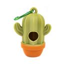 Imagen que muestra el producto Porta Bolsas Captus. Porta bolsas con diseño de cactus, cuenta con un orificio en donde podrá guardar las bolsas higiénicas y gancho de metal ideal para fijar al collar o arnés de su mascosta. Material: Plástico Color: Disponible en la foto Disponible: Razas pequeñas, medianas y grandes
