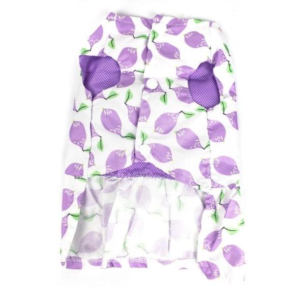 Imagen que muestra el producto Vestido Estampado Para Mascotas. Vestido estampado para mascotas, cuenta con botones y anillo tipo D para fijar la correa. Material: Poliéster Color: Azul, morado, rosado DIsponible: Razas pequeñas.