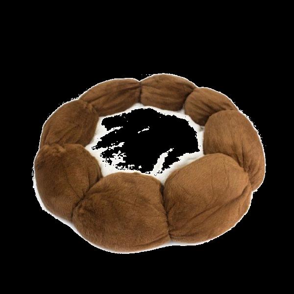 Imagen que muestra el producto Cama De Flor Para Mascotas. Cama para mascotas con diseño de flor, cuenta con forraje de felpa suave. Cómoda y resistente. Material: Poliéster, sintético                                                   Color: Azul, negro, café                                                                      Disponible: Razas pequeñas Medidas: PEQUEÑA: Largo40 cm *Ancho40 cm*Alto16 cm MEDIANA: Ancho 56 cm