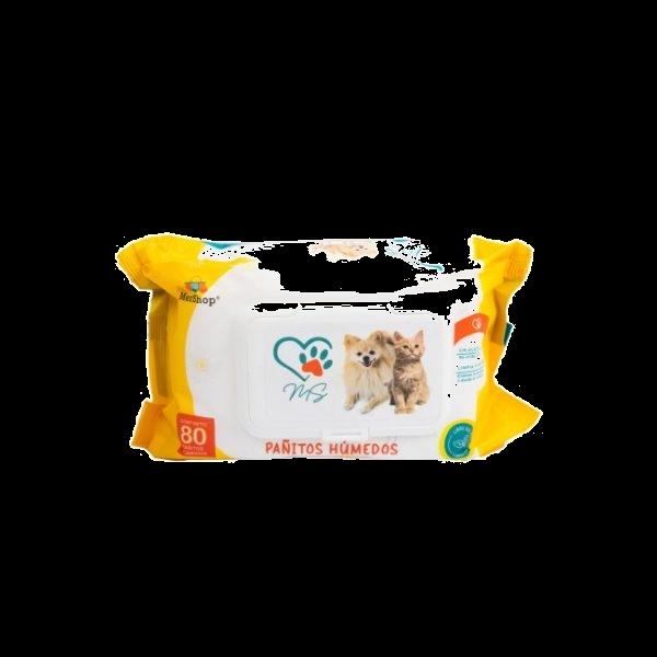 Imagen que muestra el producto Pañitos Humedos Para Mascotas. Pañitos humedos MerShop. Limpia y protege, eliminando la suciedad y ayudando con el cuidado. Sin alcohol.      Ingredientes: Extracto de Aloe vera, extracto de manzanilla.                                                                                                                                                Presentación: Paquete x 80 UND.                                                                                                                                                                                                            Disponible: Para perros y gatos de todas las razas y edades.